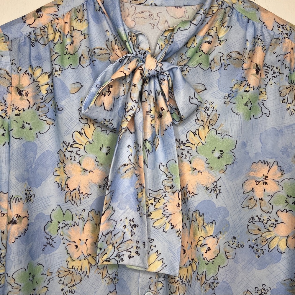Vintage Floral Bow Tie Blouse - Picture 3 of 7